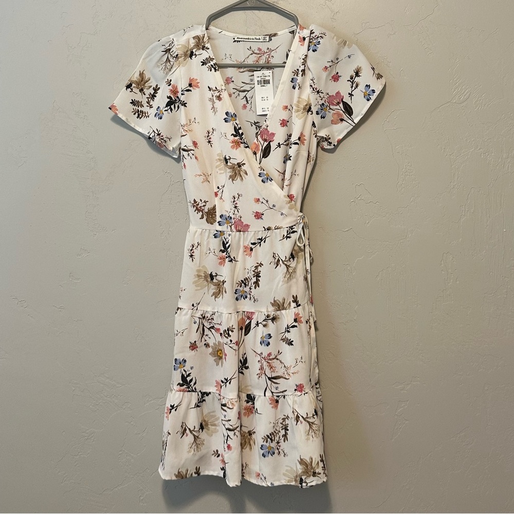 BNWT! ✨ A&F Wrap Dress - Picture 3 of 4